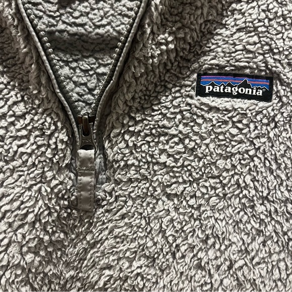 Patagonia Soft Gray Quarter-Zip Fleece - Picture 7 of 7
